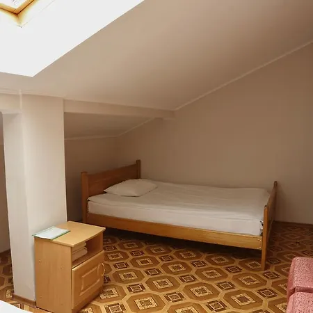 Ekran Hotell 3*